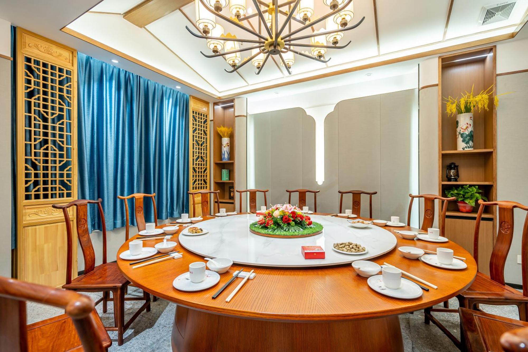 Waifiden Hotel -Former Tokai Hotel - Xiaobei Metro Station - During The Canton Fair, There Will Be Shuttle Buses For Transportation Back And Forth מראה חיצוני תמונה