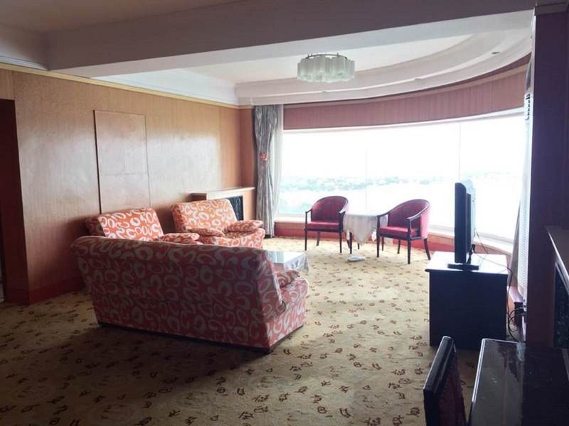 Waifiden Hotel -Former Tokai Hotel - Xiaobei Metro Station - During The Canton Fair, There Will Be Shuttle Buses For Transportation Back And Forth מראה חיצוני תמונה